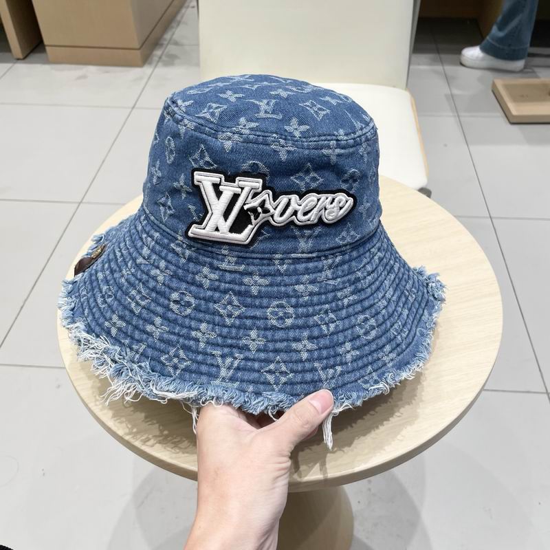 LV hat 040202